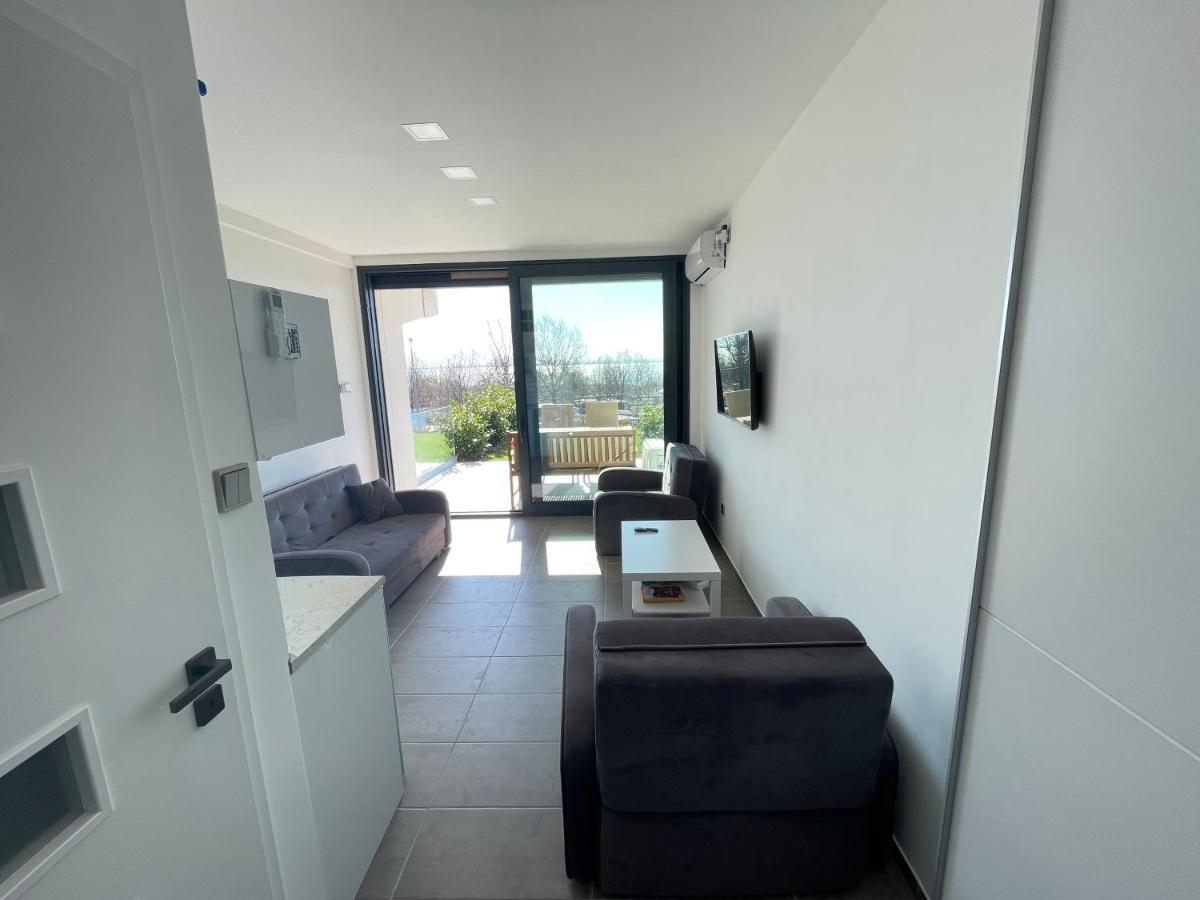 Club Panorama Studio - Pool, Garden Apartment Alsoors Exterior photo